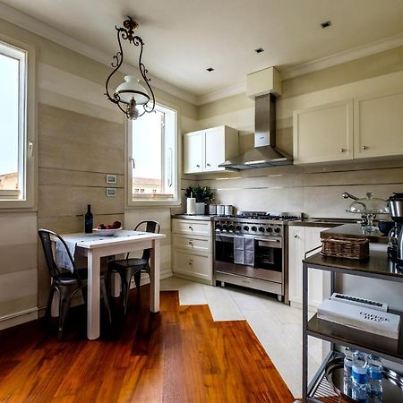 Penthouse In The City Centre Равена Екстериор снимка