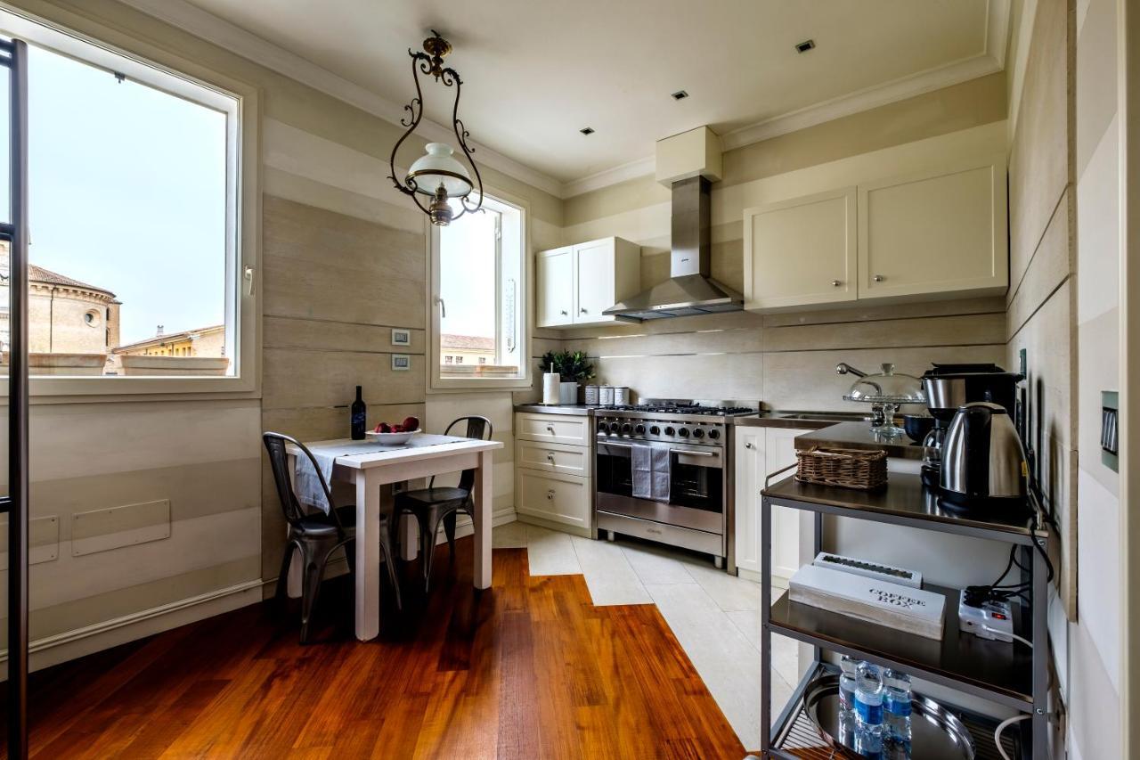 Penthouse In The City Centre Равена Екстериор снимка